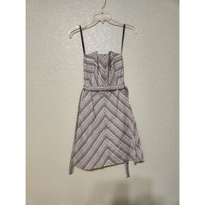 White house size 0 striped dress